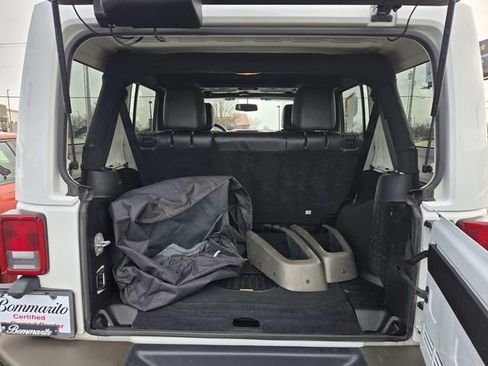 Used 2016 Jeep Wrangler Unlimited Sahara image 11