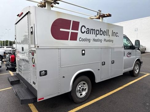Used 2017 GMC Savana 3500 RWD image 3