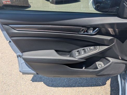Used 2022 Honda Accord Sport image 9