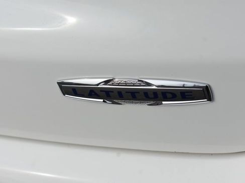 Used 2020 Jeep Compass Latitude w/ Cold Weather Group image 15