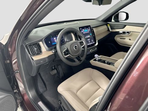New 2026 Volvo XC90 B5 Plus w/ Protection Package Premier AWD/4WD image 10