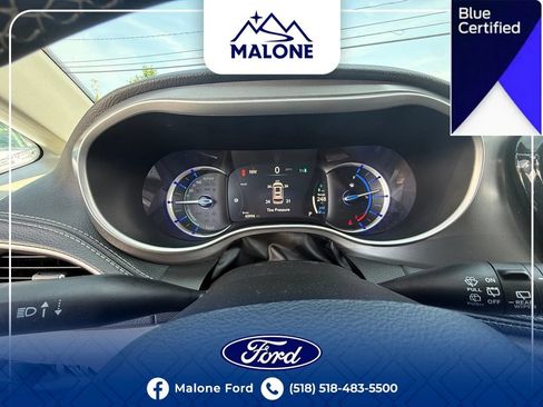 Used 2023 Chrysler Pacifica Touring-L FWD image 27