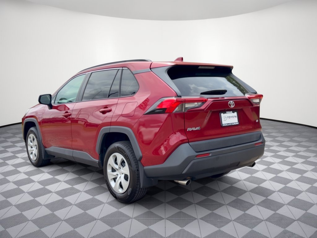 Used 2020 Toyota RAV4 LE FWD image 3