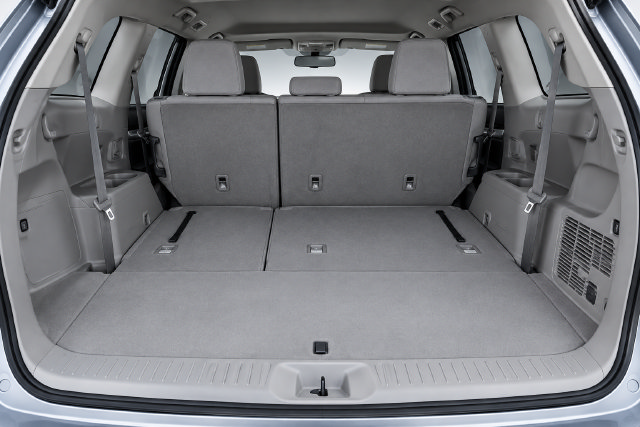Used 2019 Toyota Highlander LE AWD/4WD image 8