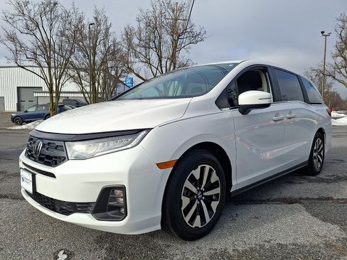 Used 2025 Honda Odyssey EX-L image 3
