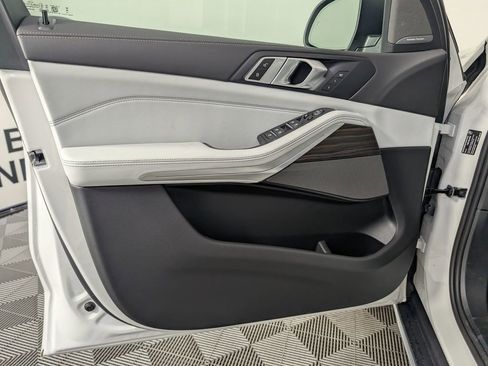 New 2026 BMW X5 xDrive40i w/ Premium Package AWD/4WD image 16