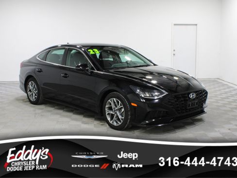 Used 2023 Hyundai Sonata SEL FWD image 1