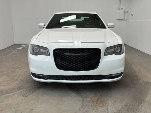 Used 2021 Chrysler 300 S image 2
