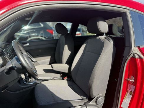 Used 2018 Volkswagen Beetle S image 13