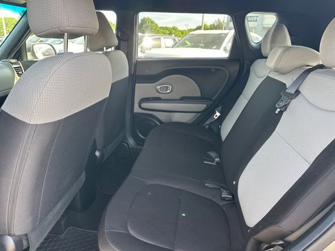 Used 2017 Kia Soul FWD image 8