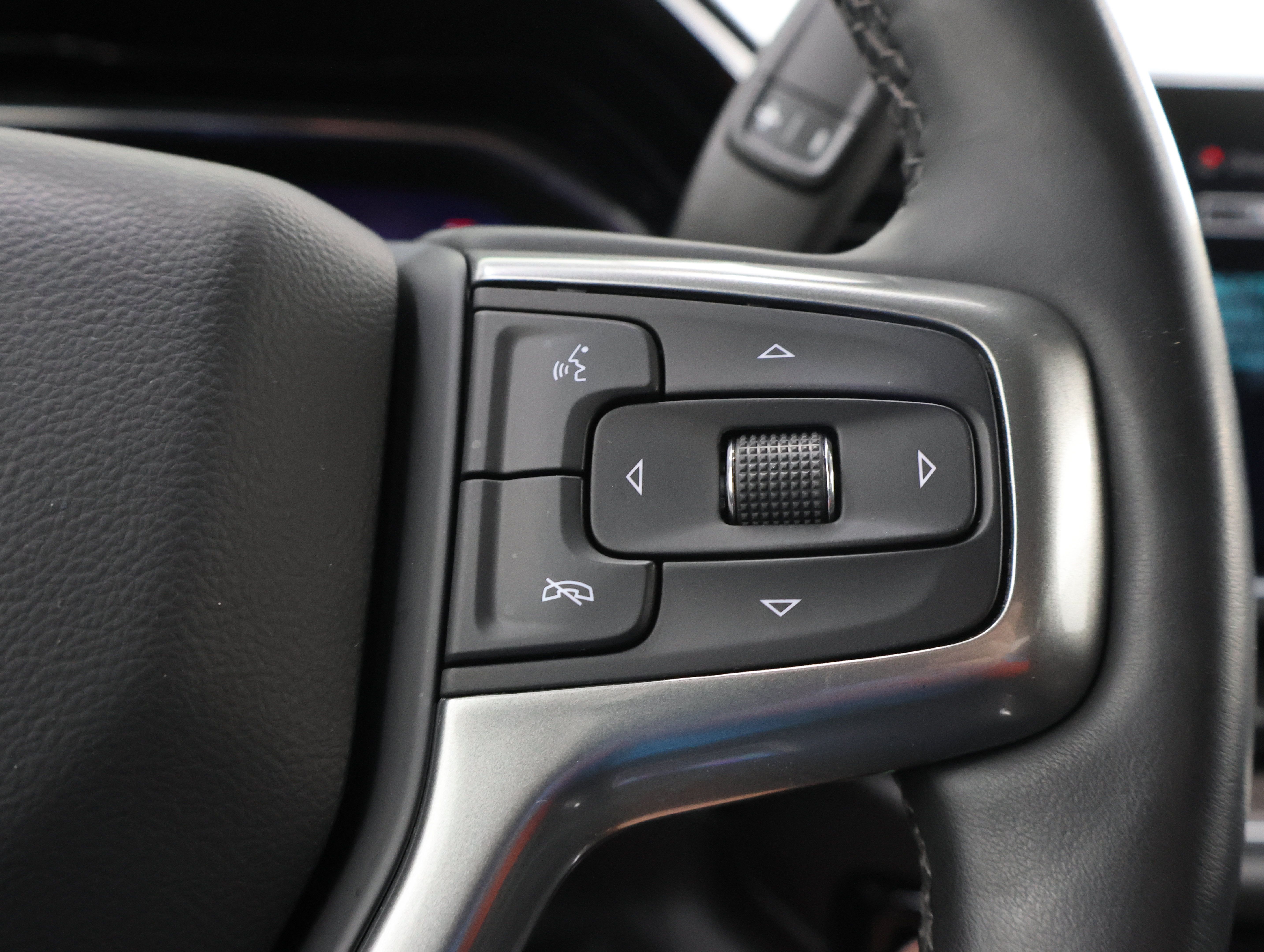 Used 2024 Chevrolet Silverado 2500 LTZ w/ LTZ Premium Package AWD/4WD image 13