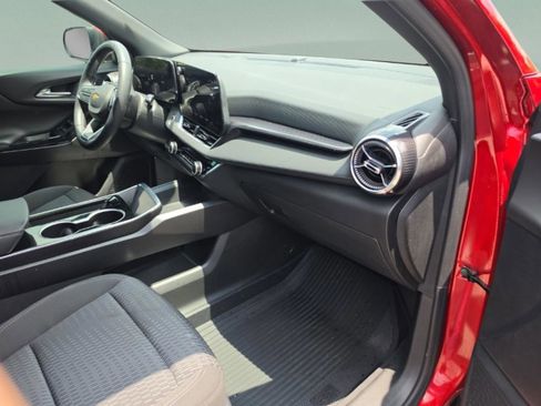 Used 2025 Chevrolet Equinox LT FWD image 31