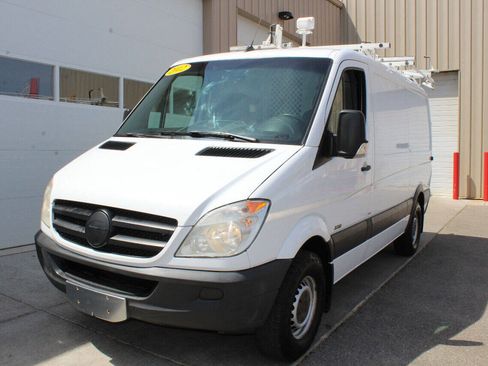 Used 2012 Mercedes-Benz Sprinter 2500 image 2