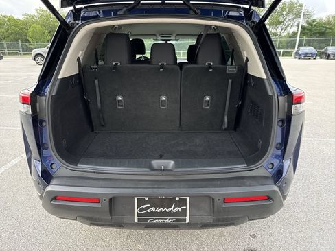 Used 2025 Nissan Pathfinder SV FWD image 20