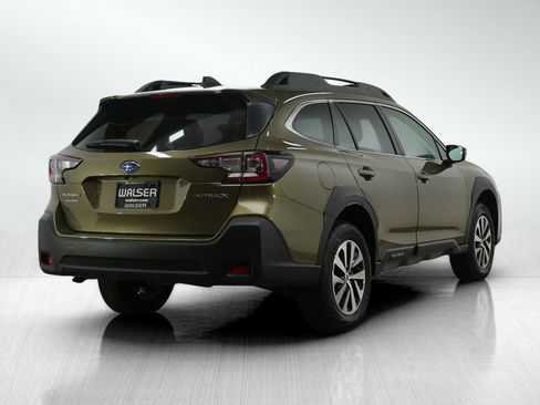 Certified 2025 Subaru Outback Premium image 5