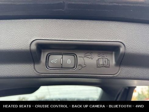 Used 2022 Ford Explorer XLT w/ Class IV Trailer Tow Package image 15