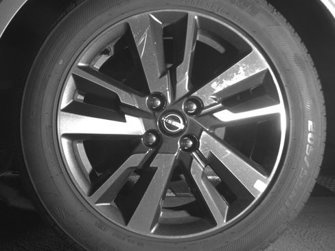 Used 2025 Nissan Versa SV FWD image 14