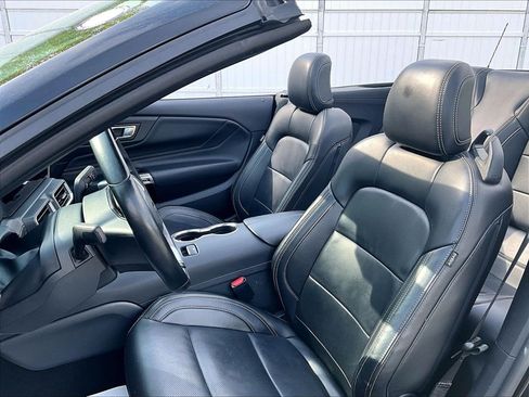 Used 2025 Ford Mustang Premium RWD image 10