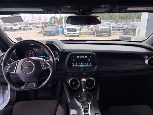 Used 2017 Chevrolet Camaro SS RWD image 14