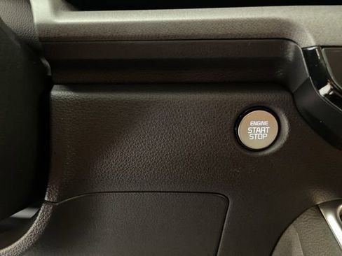 New 2026 Kia Carnival EX image 22