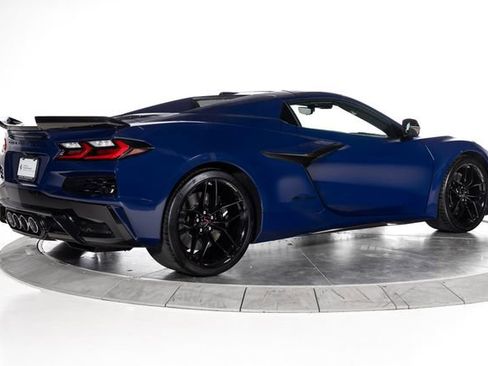 Used 2025 Chevrolet Corvette Z06 RWD image 6