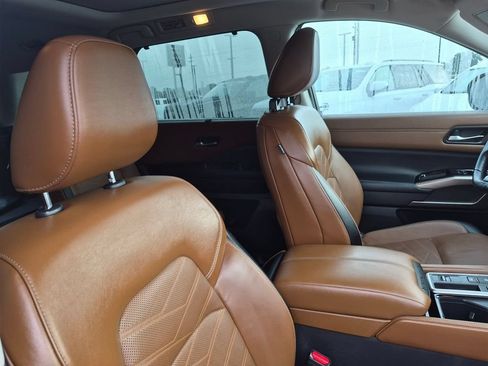 Used 2022 Nissan Pathfinder Platinum w/ Cargo Package FWD image 30