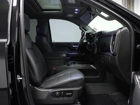 Used 2022 Chevrolet Silverado 2500 LTZ w/ LTZ Convenience Package image 16