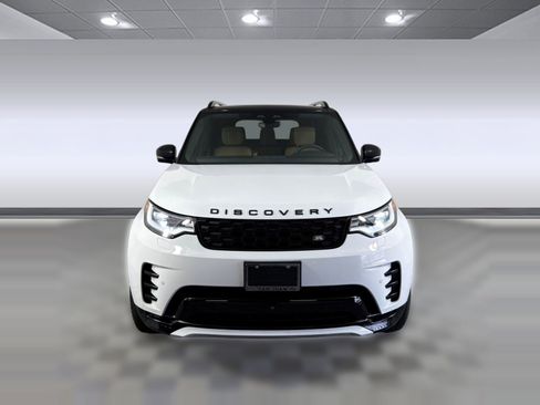Used 2024 Land Rover Discovery Dynamic SE image 6