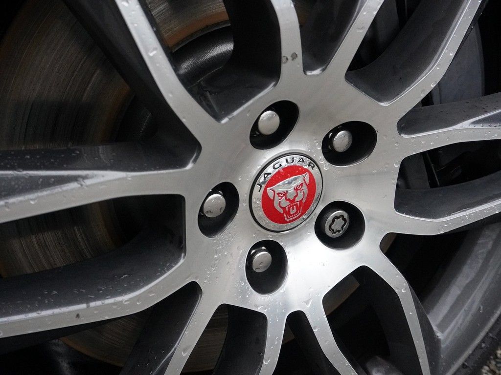 Used 2019 Jaguar F-TYPE R-Dynamic AWD/4WD image 27