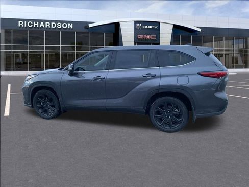 Used 2022 Toyota Highlander L image 14