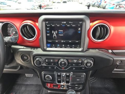 Used 2019 Jeep Wrangler Unlimited Rubicon AWD/4WD image 25