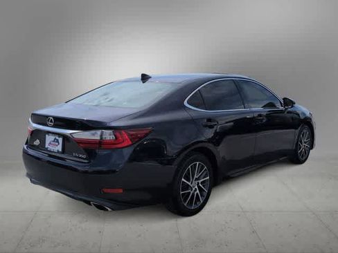 Used 2017 Lexus ES 350 w/ Navigation System Package image 8