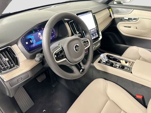 New 2026 Volvo XC90 B5 Plus w/ Protection Package Premier AWD/4WD image 9