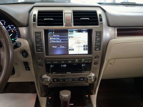 Used 2017 Lexus GX 460 image 6