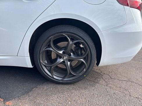 Used 2023 Alfa Romeo Giulia Estrema image 6