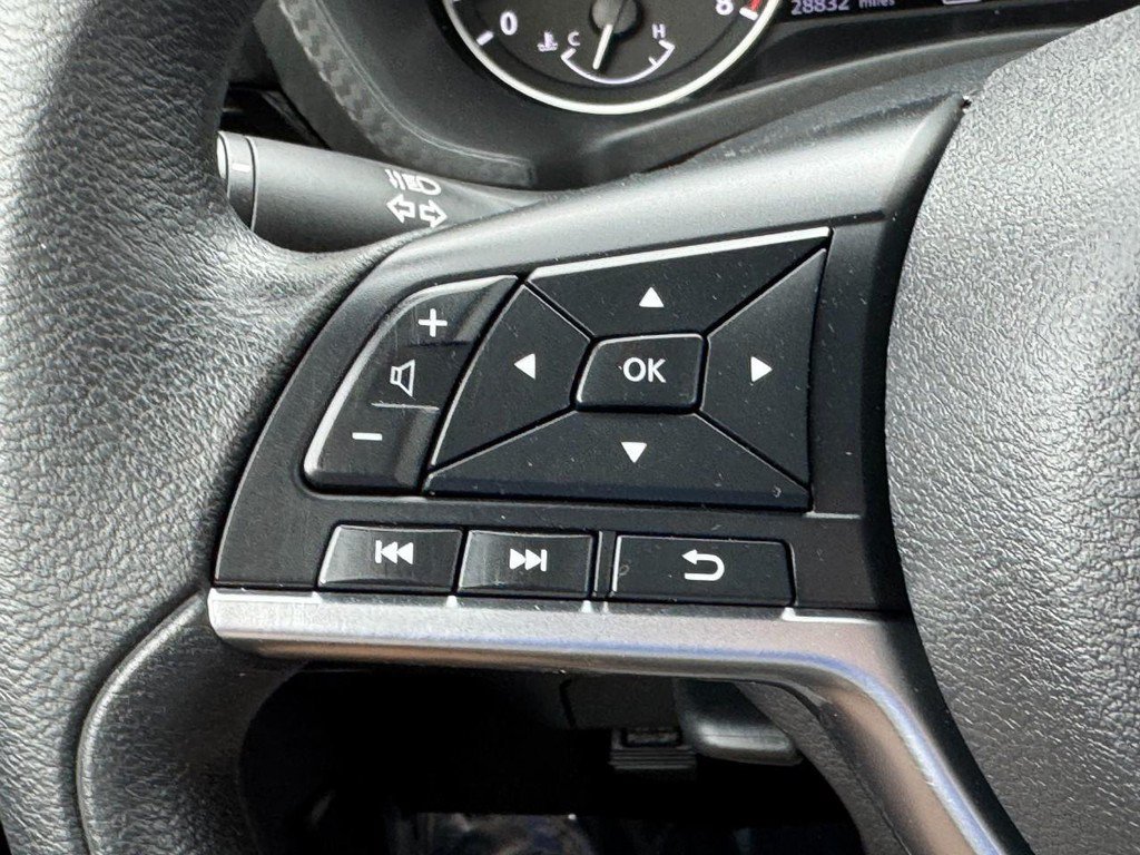 Used 2025 Nissan Sentra SV FWD image 21