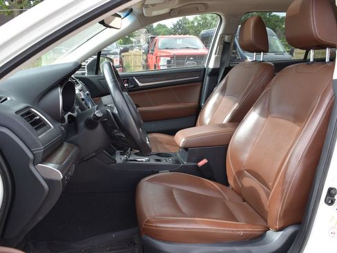 Used 2019 Subaru Outback 2.5i Touring AWD/4WD image 6