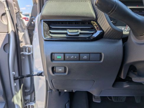 Used 2020 Nissan Sentra SV FWD image 23