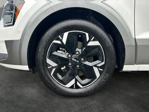 Used 2023 Kia Niro Wave FWD image 4