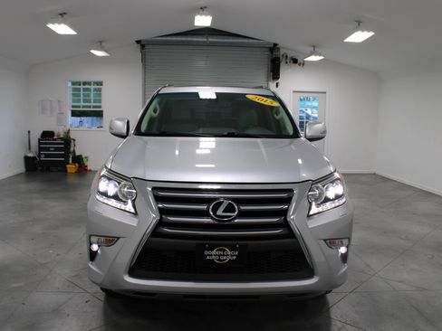Used 2015 Lexus GX 460 Luxury AWD/4WD image 3