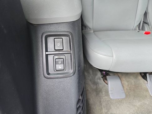 Used 2008 Toyota Sequoia Platinum AWD/4WD image 39