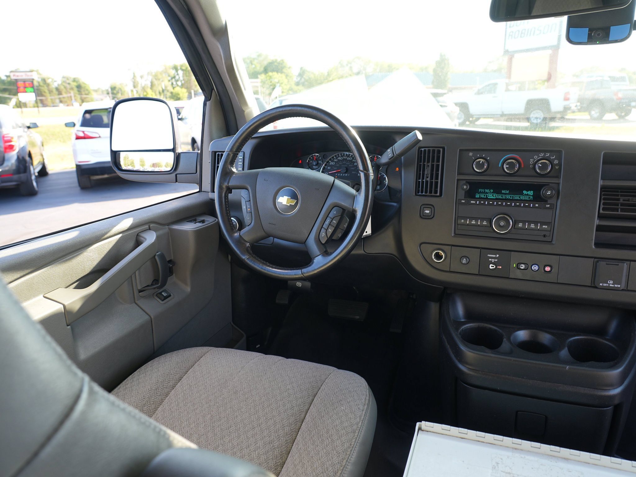 Used 2020 Chevrolet Express 3500 w/ Driver Convenience Package RWD image 22
