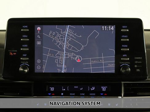 Used 2022 Toyota Sienna Limited image 3