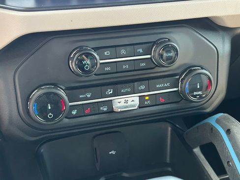 Used 2022 Ford Bronco Wildtrak AWD/4WD image 33