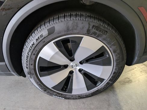 Used 2025 Porsche Macan Electric image 14