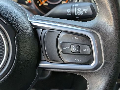 Used 2023 Jeep Gladiator Overland image 24