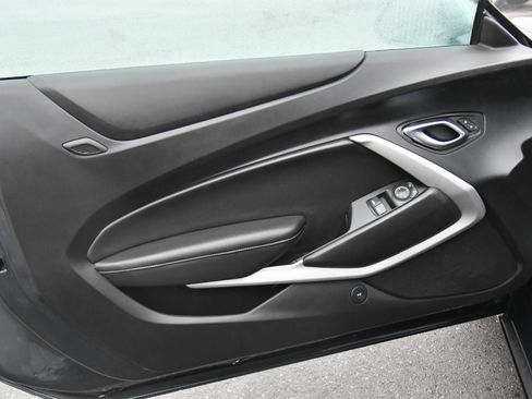 Used 2020 Chevrolet Camaro LT w/ RS Package image 13