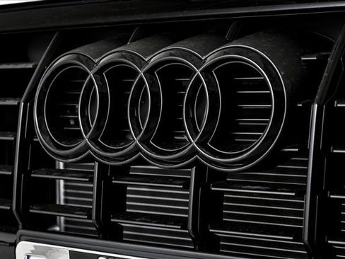 New 2025 Audi Q3 2.0T Premium image 3