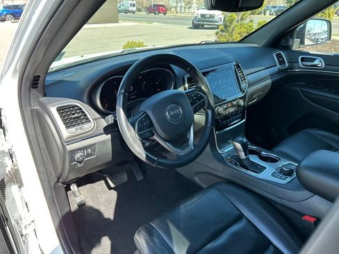 Used 2022 Jeep Grand Cherokee Limited image 10