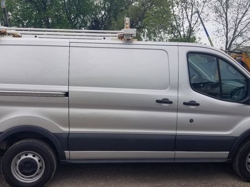 Used 2016 Ford Transit 250 130 Low Roof RWD image 6